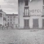 Foto preto e branco Peniche Antigo de Praça Jacob Rodrigues Pereira, o antigo Hotel Barnabé em 1912