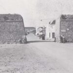 Foto preto e branco Peniche Antigo de Entrada principal/Portões de Peniche em 1954