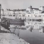 Foto preto e branco Peniche Antigo de Avenida do Mar vista da antiga doca em 1952