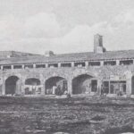 Foto preto e branco Peniche Antigo de antigas casas dos oficiais na Fortaleza em princípios do século XX