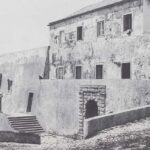 Foto preto e branco Peniche Antigo de Casa do Governador e Capela da Fortaleza em 1904